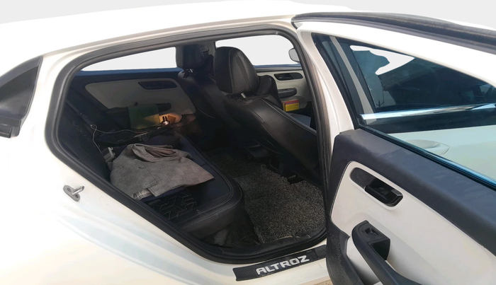 2023 Tata ALTROZ XM PLUS SUNROOF, Petrol, Manual, 38,599 km, interior