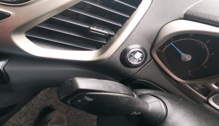 2013 Ford Ecosport TITANIUM 1.5L DIESEL, Diesel, Manual, 2,11,406 km, interior