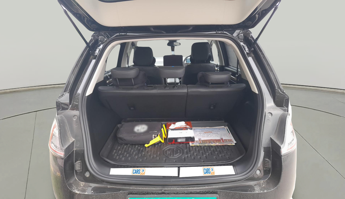 2024 MG Windsor EV Essence, Electric, Automatic, 17,154 km, exterior