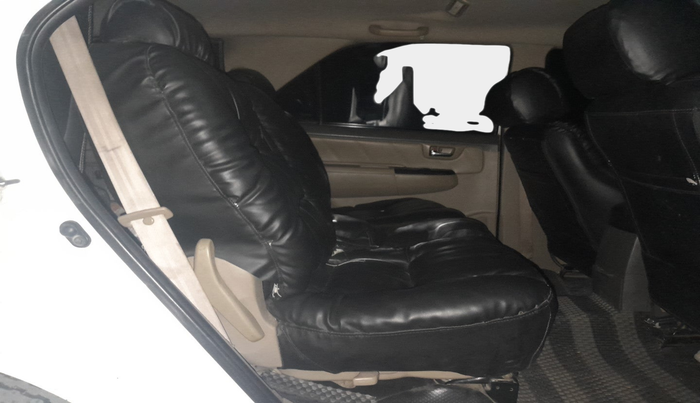 2012 Toyota Fortuner 3.0 4X2 MT, Diesel, Manual, 1,28,947 km, interior