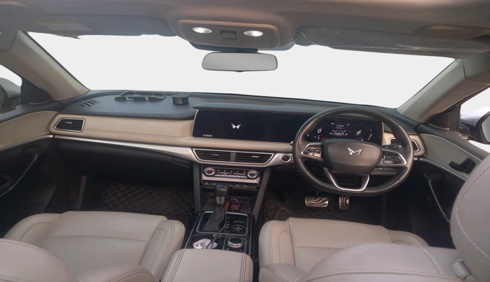 2021 Mahindra XUV700 AX 7 LUXURY P AT 7 STR, Petrol, Automatic, 48,740 km, interior