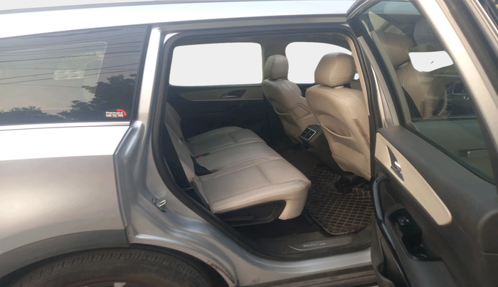 2021 Mahindra XUV700 AX 7 LUXURY P AT 7 STR, Petrol, Automatic, 48,740 km, interior