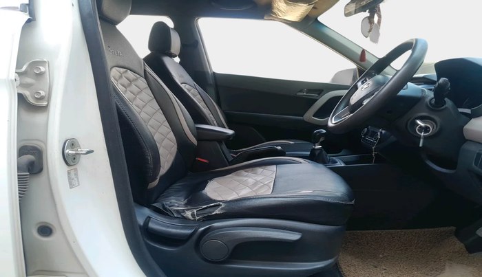 2016 Hyundai Creta SX 1.6 DIESEL, Diesel, Manual, 2,00,209 km, interior