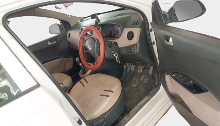 2015 Hyundai Grand i10 SPORTZ 1.2 KAPPA VTVT, Petrol, Manual, 1,16,650 km, interior