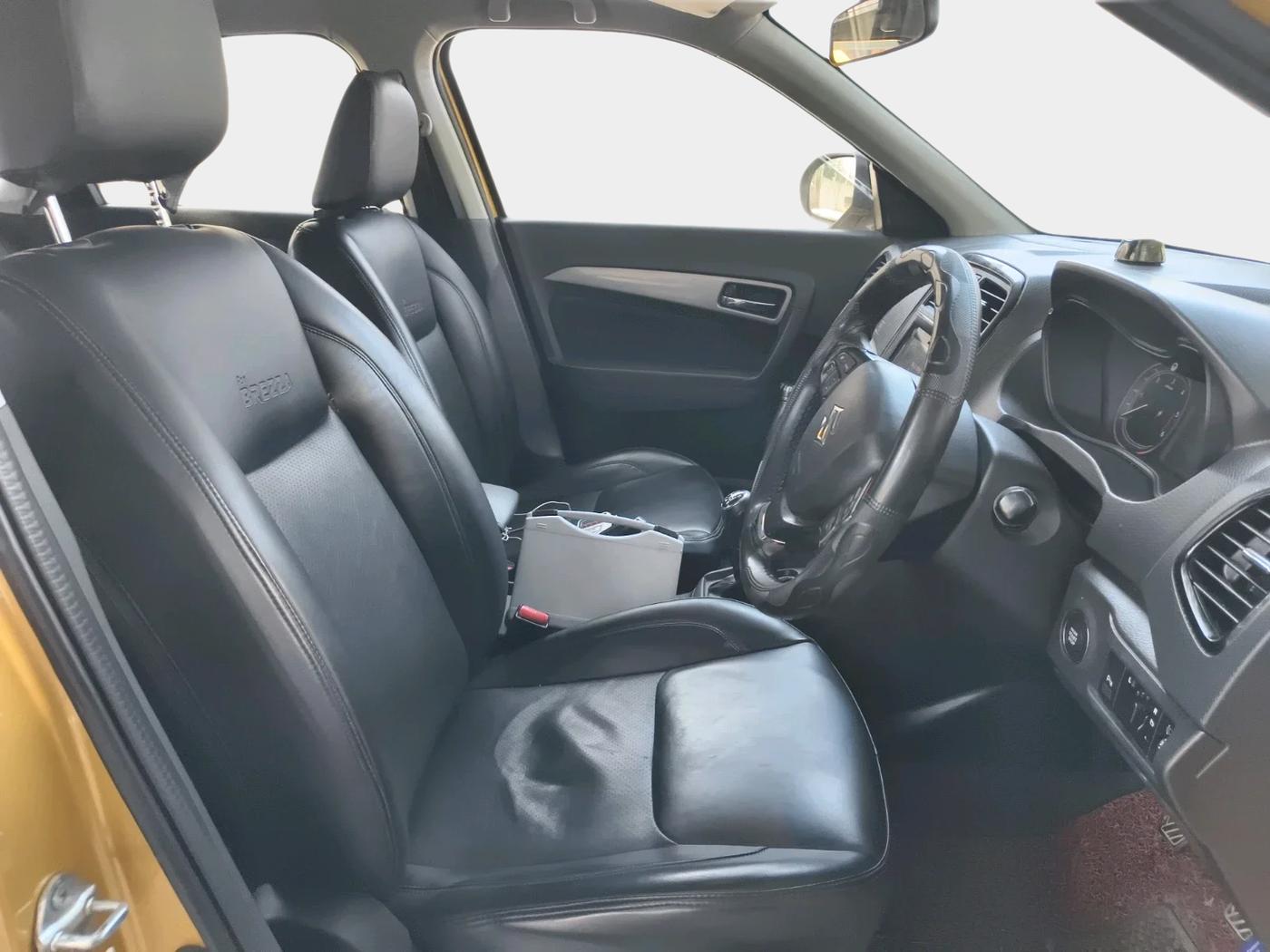 2016 Maruti Vitara Brezza ZDI PLUS, Diesel, Manual, 1,76,238 km, interior