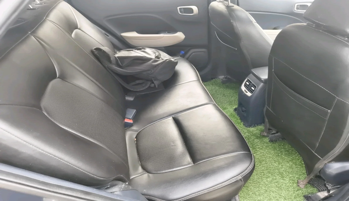 2019 Hyundai VENUE SX 1.4 CRDi DUAL TONE, Diesel, Manual, 1,01,748 km, interior