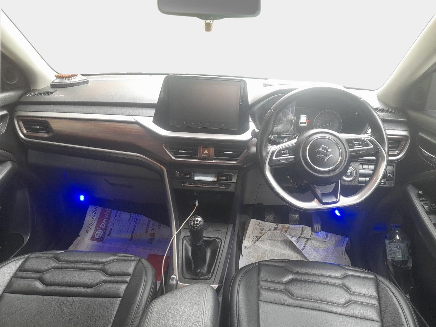 2022 Maruti BREZZA ZXI + SMART HYBRID, Petrol, Manual, 40,513 km, interior