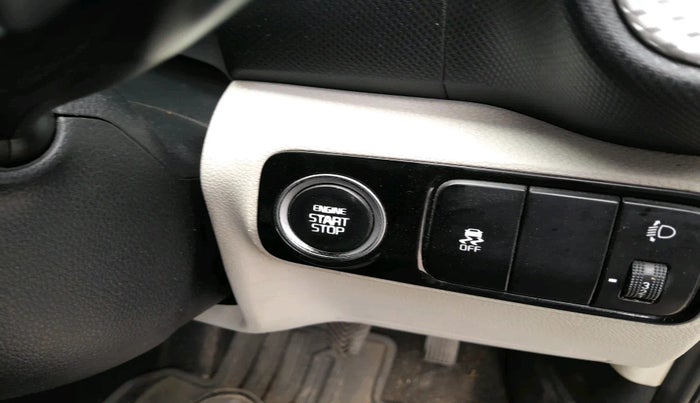 2021 KIA SONET HTX 1.5, Diesel, Manual, 1,18,191 km, interior