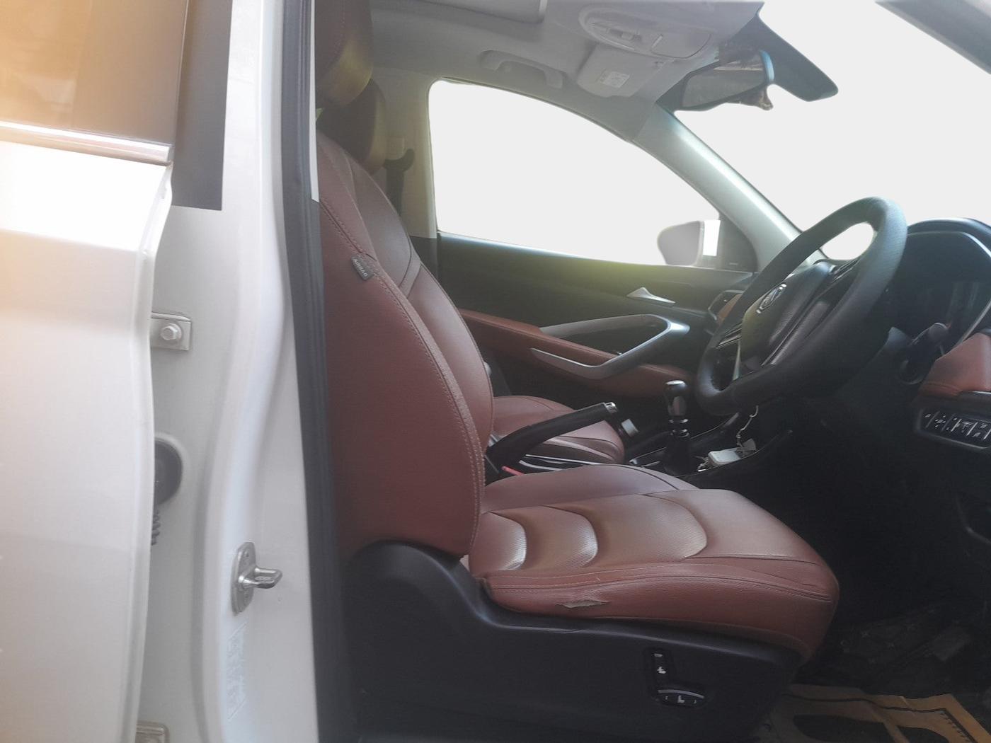 2020 MG HECTOR PLUS SHARP 2.0 DIESEL TURBO MT 6-STR, Diesel, Manual, 1,70,114 km, interior