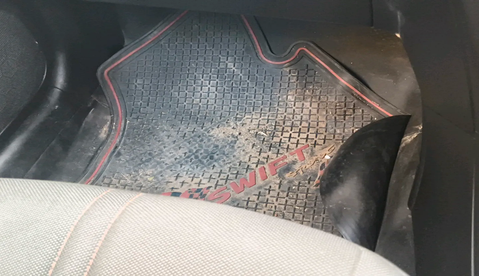 2012 Maruti Swift VXI, Petrol, Manual, 1,13,797 km, interior