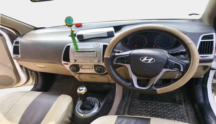 2011 Hyundai i20 SPORTZ 1.4 CRDI, Diesel, Manual, 1,07,146 km, interior