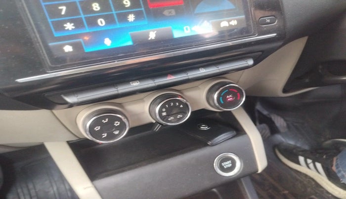 2020 Renault TRIBER RXZ, Petrol, Manual, 73,898 km, interior