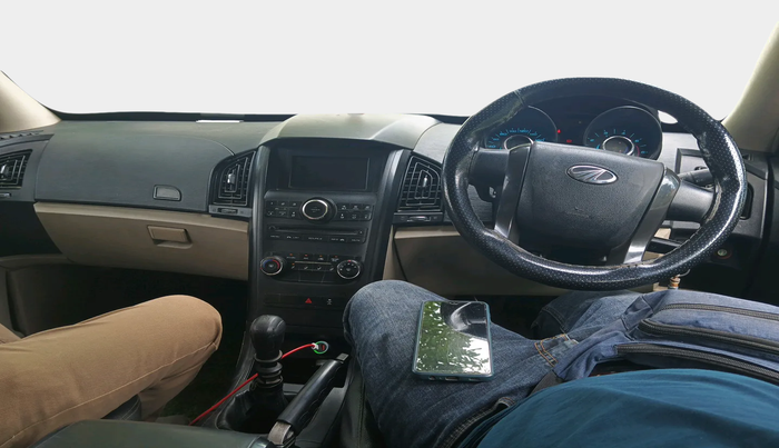 2016 Mahindra XUV500 W4, Diesel, Manual, 1,02,864 km, interior