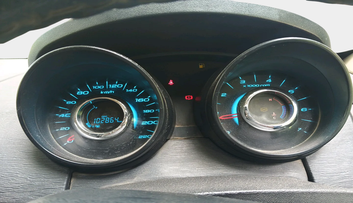 2016 Mahindra XUV500 W4, Diesel, Manual, 1,02,864 km, interior