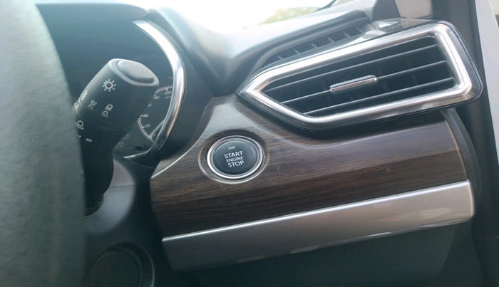 2019 Tata Harrier XT 2.0L KRYOTEC, Diesel, Manual, 50,335 km, interior