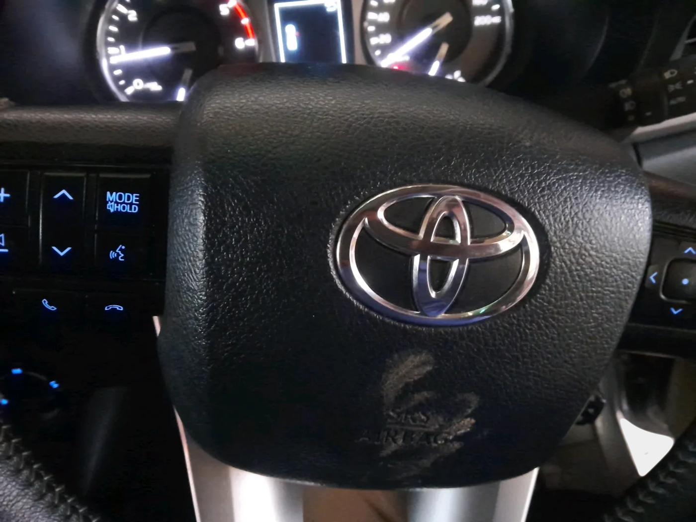 2023 Toyota HILUX HIGH 4X4 AT, Diesel, Automatic, 16,175 km, interior