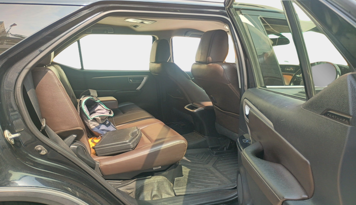 2020 Toyota Fortuner 2.8 4X2 AT, Diesel, Automatic, 1,91,716 km, interior