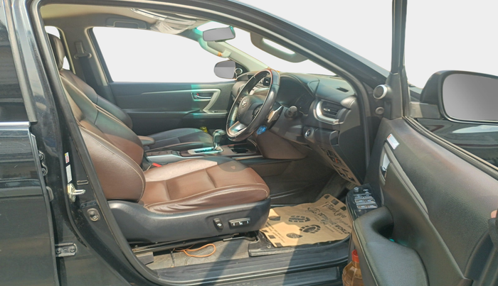2020 Toyota Fortuner 2.8 4X2 AT, Diesel, Automatic, 1,91,716 km, interior