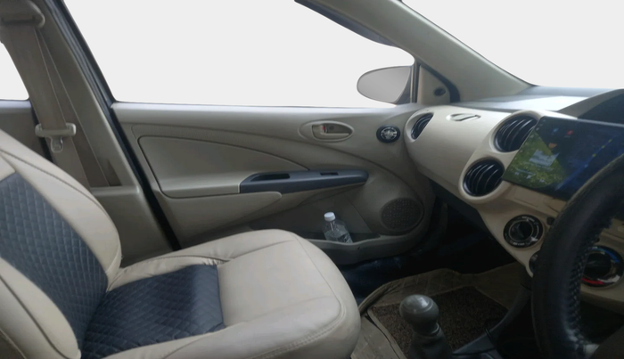 2015 Toyota Etios Liva G, Petrol, Manual, 71,277 km, interior