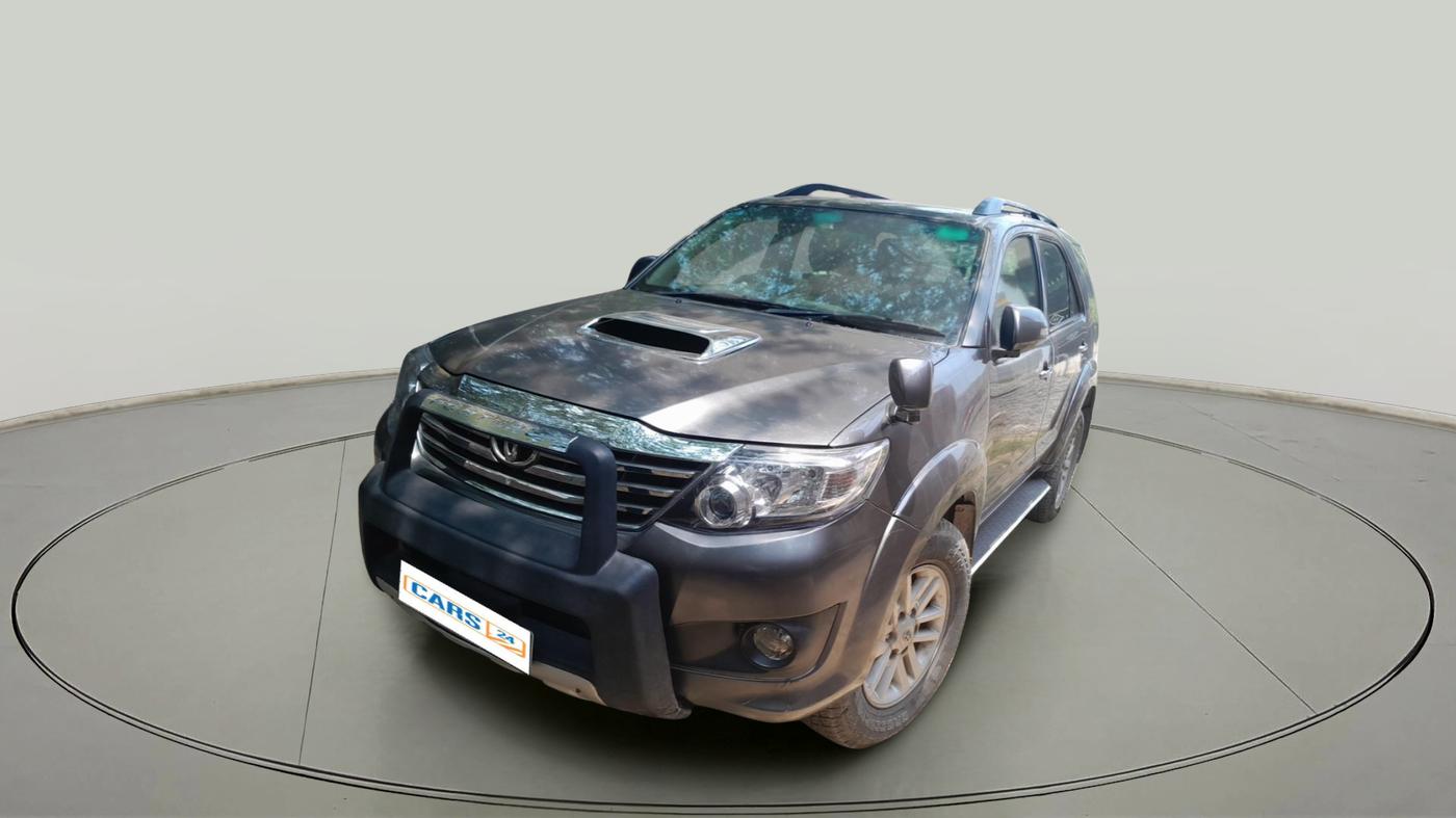 2013 Toyota Fortuner 3.0 4X4 MT, Diesel, Manual, 2,37,233 km, exterior