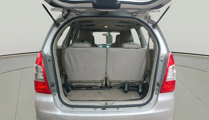 2012 Toyota Innova V 2.5 7 STR, Diesel, Manual, 1,04,198 km, exterior