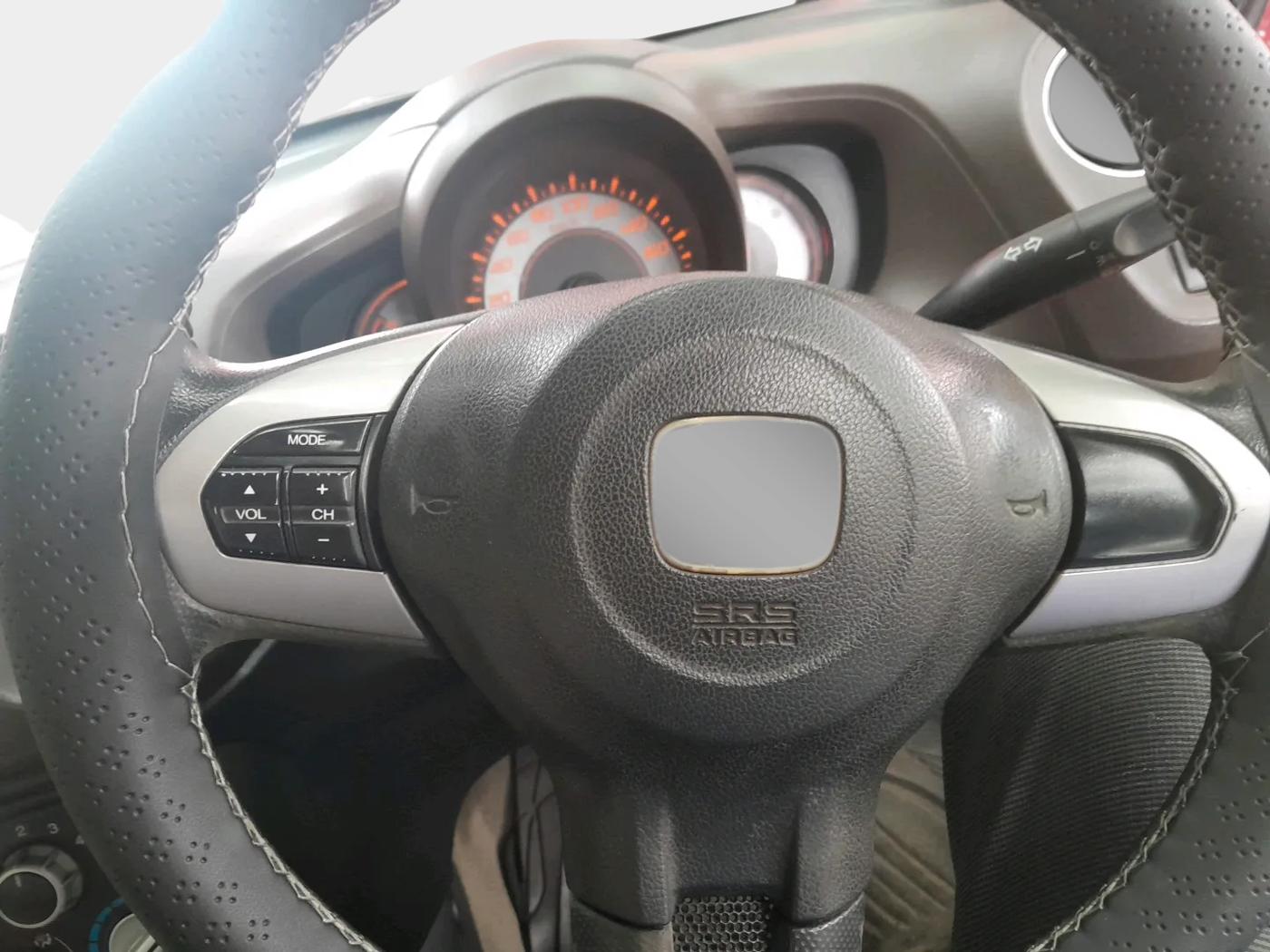 2012 Honda Brio V MT, Petrol, Manual, 85,500 km, interior