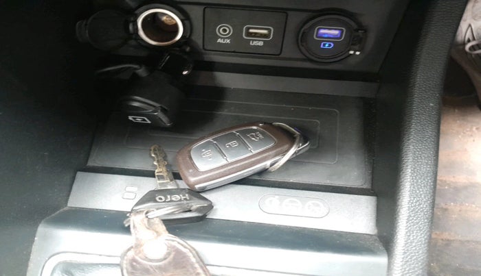 2019 Hyundai Elite i20 ASTA 1.2 (O), Petrol, Manual, 1,19,454 km, interior