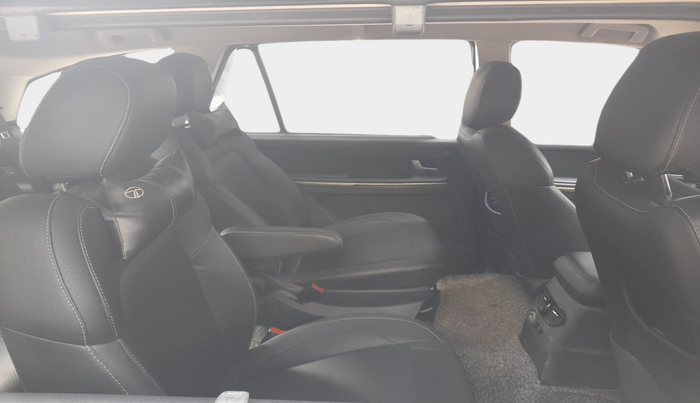 2017 Tata Hexa XT 4X2 6 STR, Diesel, Manual, 1,49,899 km, interior