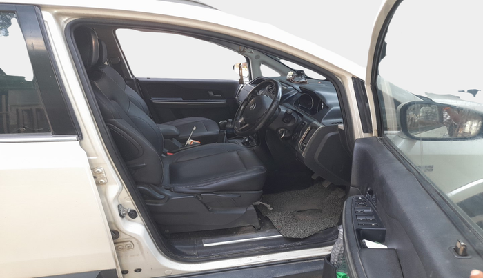 2017 Tata Hexa XT 4X2 6 STR, Diesel, Manual, 1,49,899 km, interior