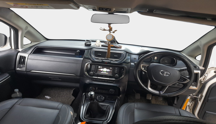 2017 Tata Hexa XT 4X2 6 STR, Diesel, Manual, 1,49,899 km, interior