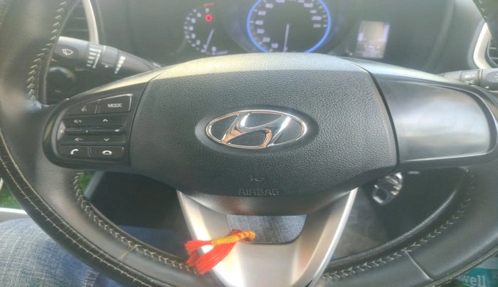 2020 Hyundai VENUE S+ 1.2, Petrol, Manual, 52,301 km, interior