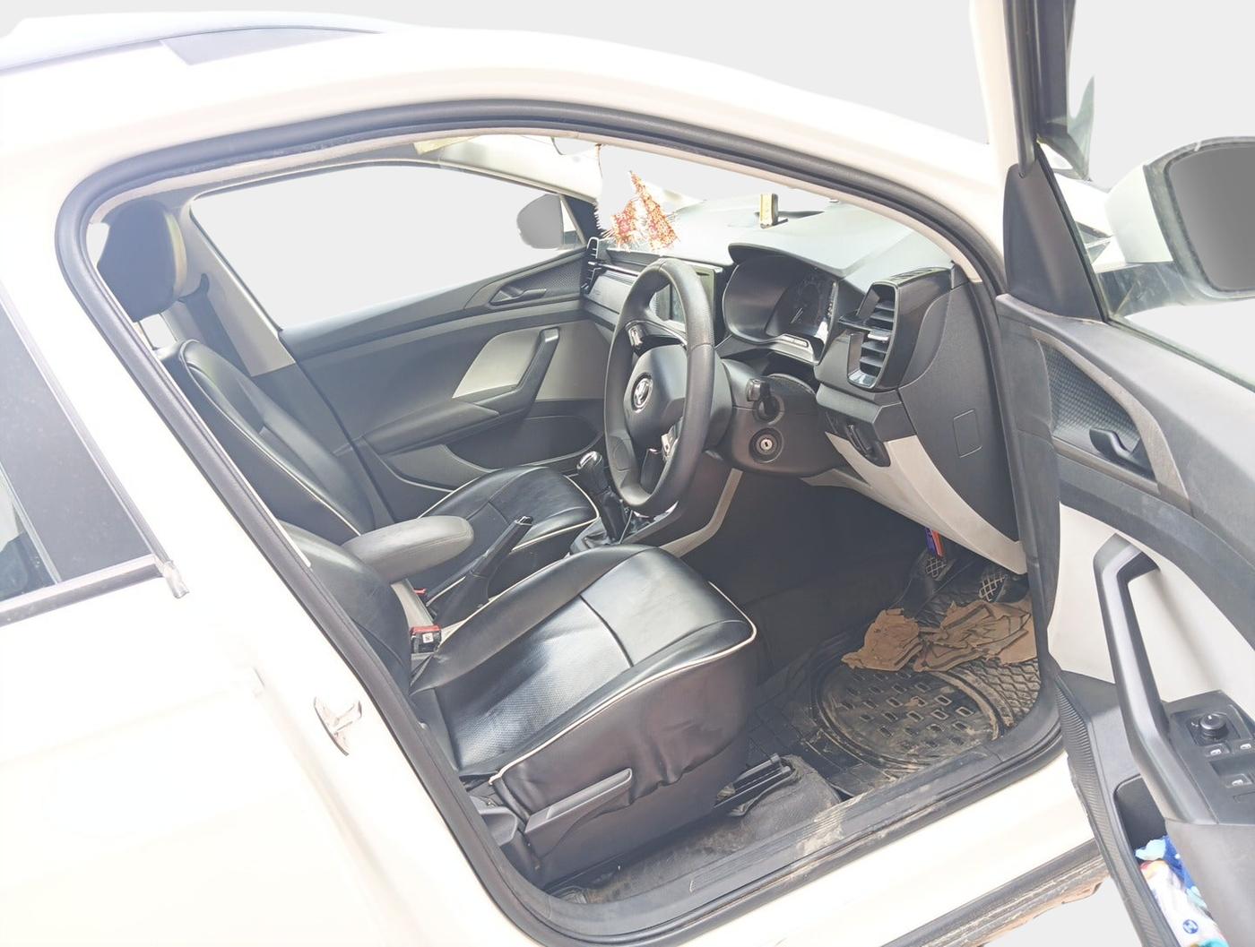2021 Skoda KUSHAQ ACTIVE 1.0L TSI MT, Petrol, Manual, 88,928 km, interior
