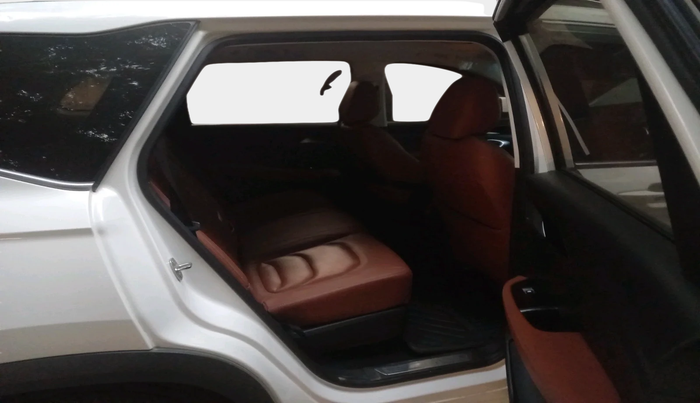 2021 MG HECTOR PLUS SELECT 2.0 DIESEL TURBO MT 7-STR, Diesel, Manual, 1,00,765 km, interior