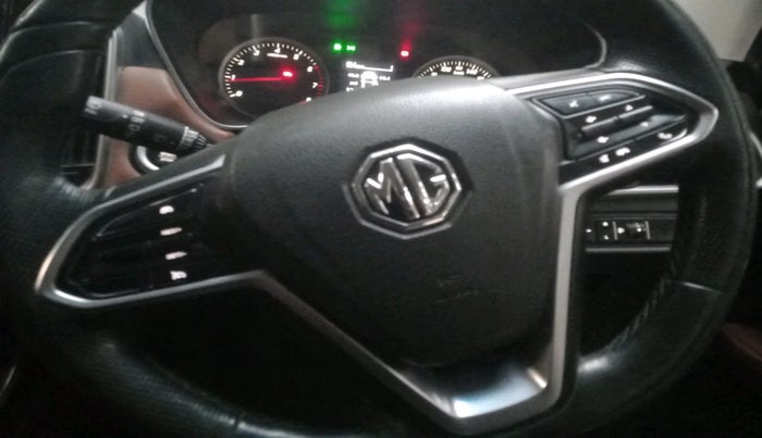 2021 MG HECTOR PLUS SELECT 2.0 DIESEL TURBO MT 7-STR, Diesel, Manual, 1,00,765 km, interior