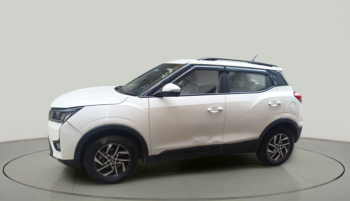 2022 Mahindra XUV300 W8 (O) 1.2 PETROL, Petrol, Manual, 92,877 km, exterior