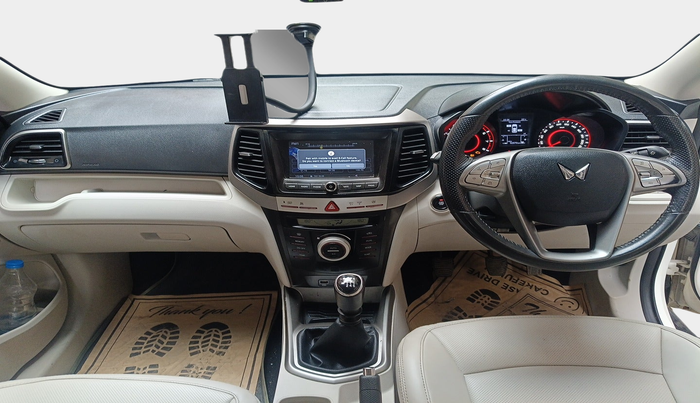 2022 Mahindra XUV300 W8 (O) 1.2 PETROL, Petrol, Manual, 92,877 km, interior