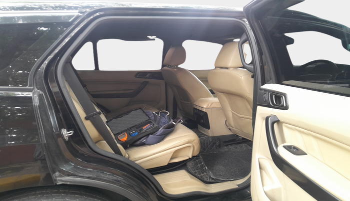2018 Ford Endeavour TITANIUM 2.2 4X2 AT, Diesel, Automatic, 1,04,596 km, interior