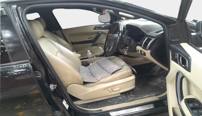 2018 Ford Endeavour TITANIUM 2.2 4X2 AT, Diesel, Automatic, 1,04,596 km, interior
