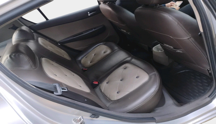 2011 Hyundai i20 MAGNA 1.2, Petrol, Manual, 1,47,415 km, interior