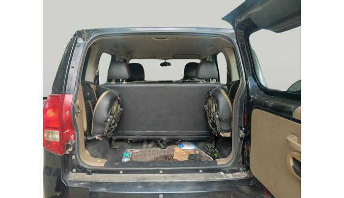 2016 Mahindra TUV300 T4, Diesel, Manual, 1,62,001 km, exterior