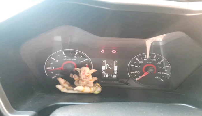 2018 Mahindra KUV 100 NXT K8 P 6 STR, Petrol, Manual, 1,16,370 km, interior