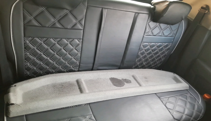 2018 Mahindra KUV 100 NXT K8 P 6 STR, Petrol, Manual, 1,16,370 km, interior