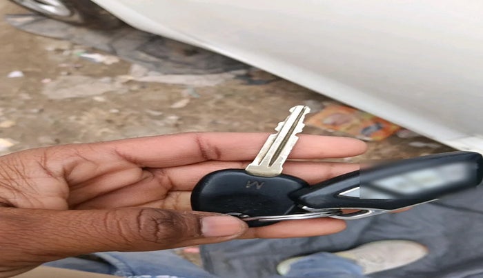 2017 Hyundai Eon MAGNA + AIRBAG, Petrol, Manual, 58,093 km, interior