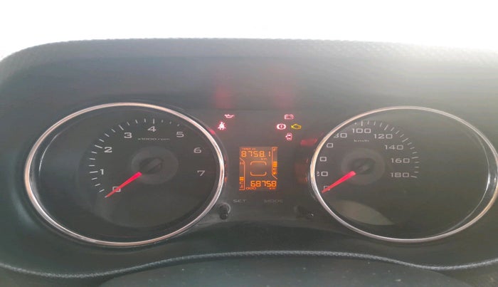 2018 Mahindra TUV300 T8, Diesel, Manual, 68,758 km, interior