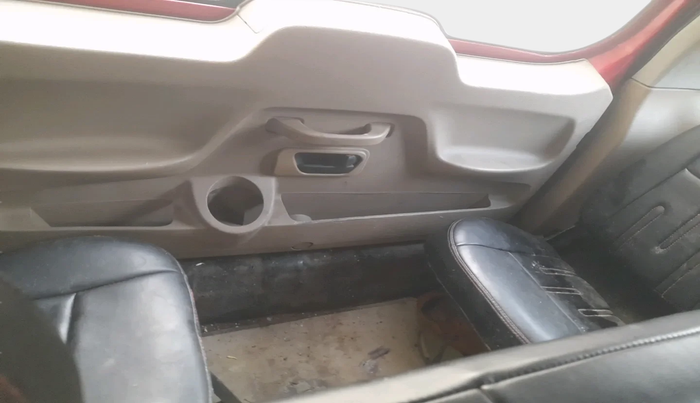 2016 Mahindra TUV300 T8, Diesel, Manual, 1,48,000 km, interior