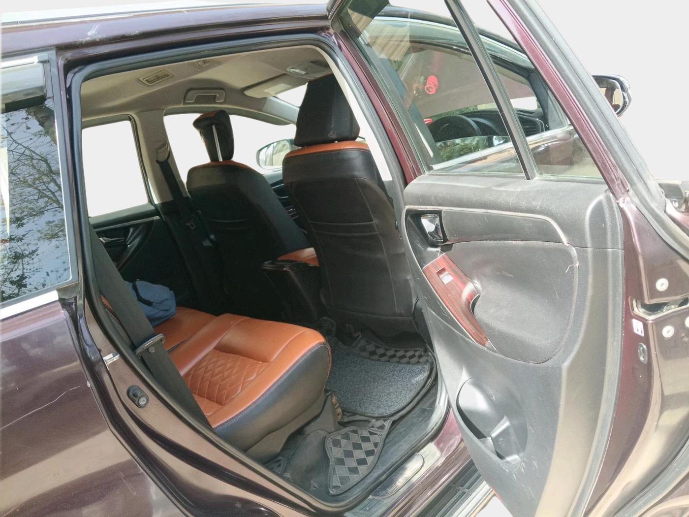 2017 Toyota Innova Crysta 2.4 G 7 STR, Diesel, Manual, 2,12,934 km, interior