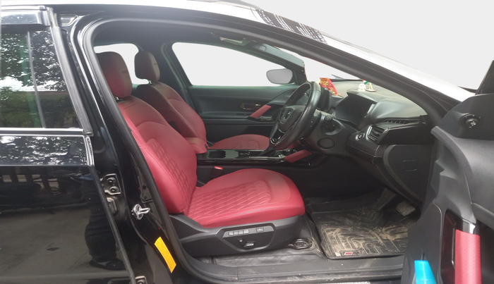 2023 Tata Safari XZA PLUS O RED DARK , Diesel, Automatic, 25,300 km, interior
