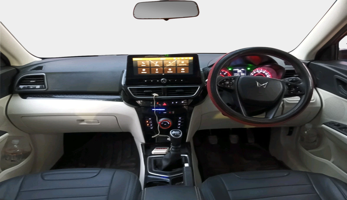 2024 Mahindra XUV 3XO MX3 1.5 Turbo Diesel, Diesel, Manual, 23,970 km, interior