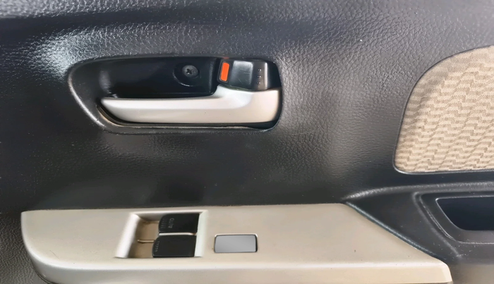 2017 Maruti Wagon R 1.0 LXI CNG, Petrol, Manual, 80,890 km, interior