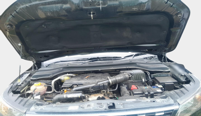 2022 Mahindra XUV300 W6 1.2 PETROL, Petrol, Manual, 26,142 km, exterior